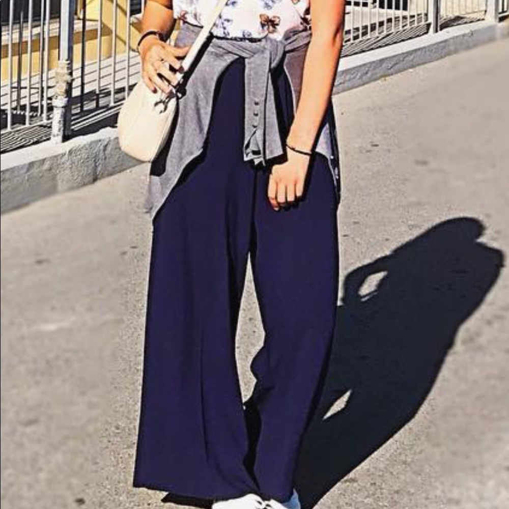 Theory - navy wide leg crepe pants (S)